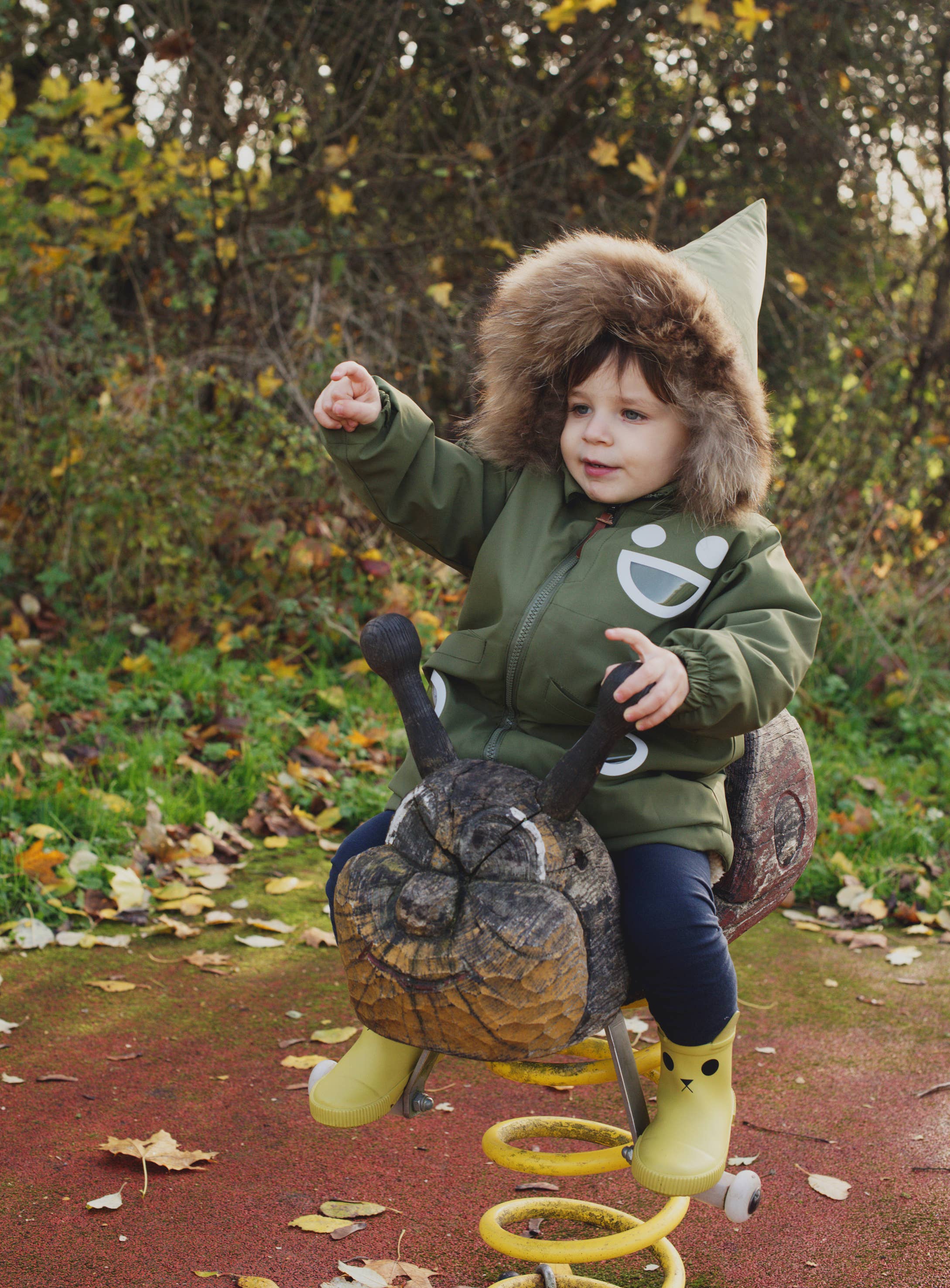 BOXBO - Wholesale Outerwear Vest - Kids - Warm Waterproof & Snowproof Kids' Winter Coat (Forest Green)4