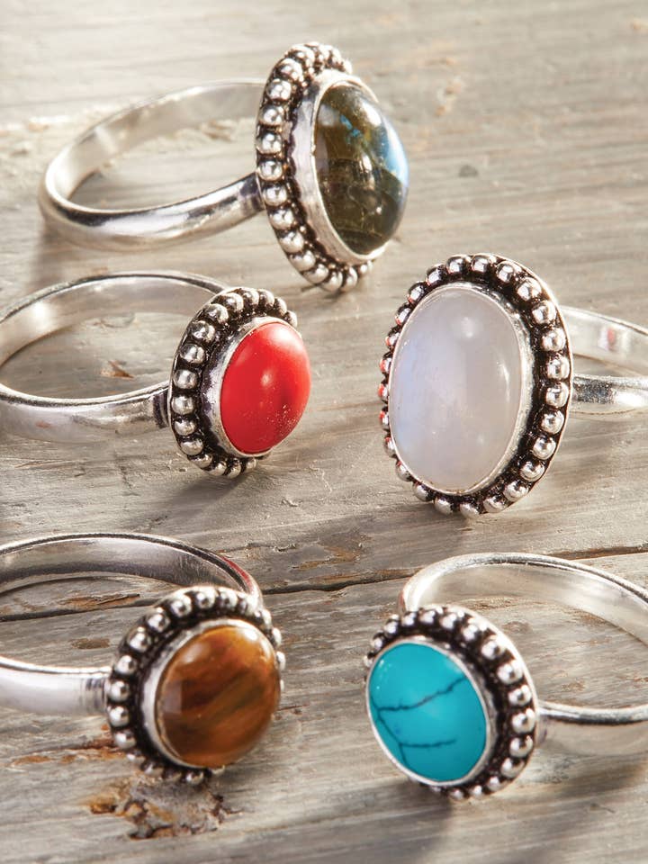 Anillo de latón bañado en plata con piedra engastada en bisel para venta al por mayor de Namaste