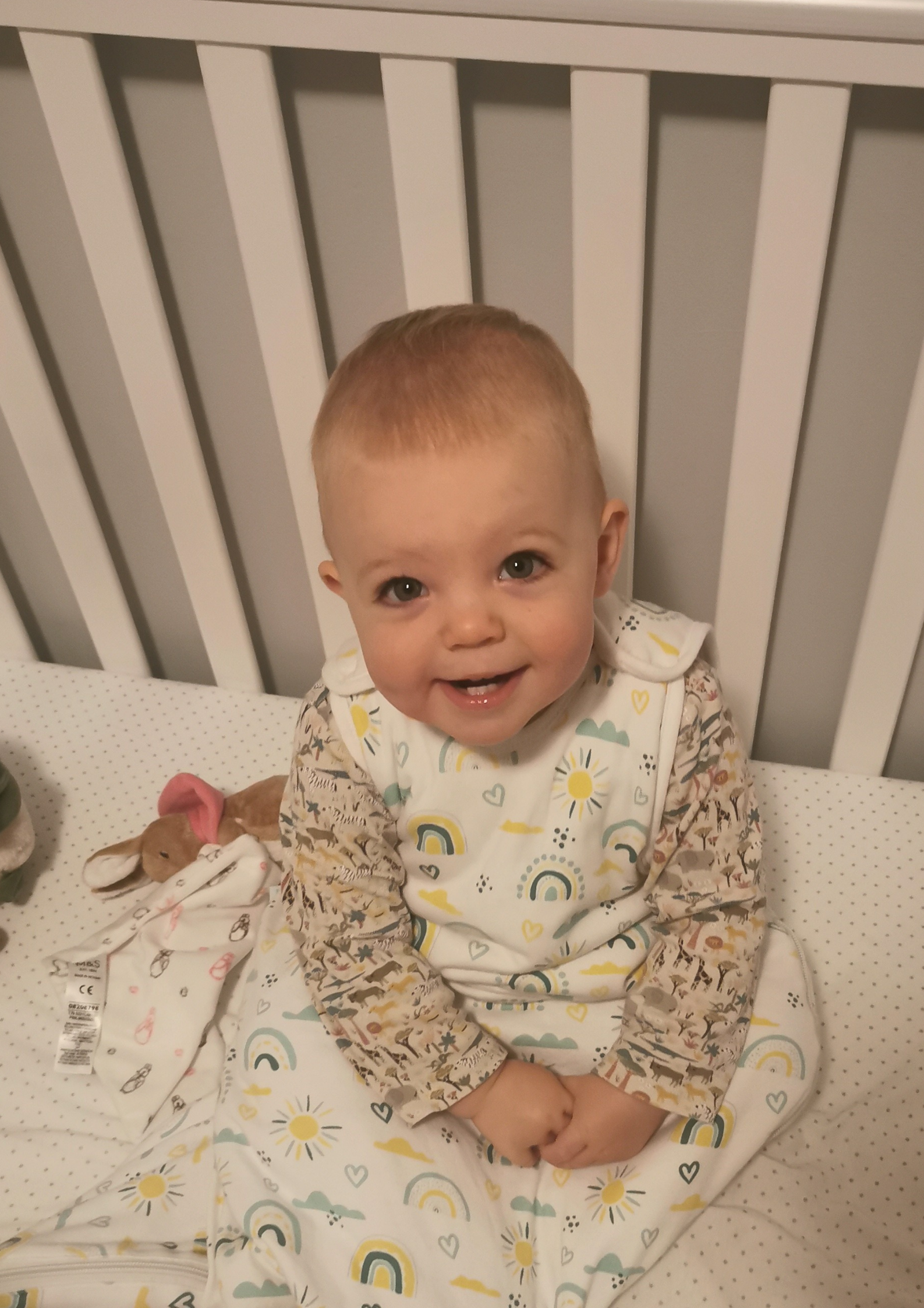 Regnbue Design BabyMac økologisk sovepose i bomuld med regnbuedesign for engroshandel på Faire1