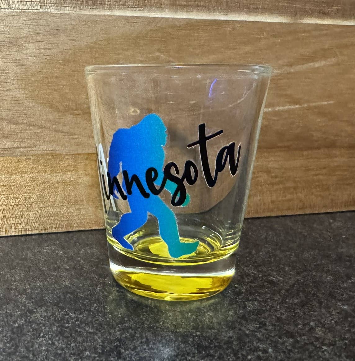 Squatchin’ Country - Vente Verre à shooter - Verres à liqueur colorés de l'État de Bigfoot - votre État / personnalisé5