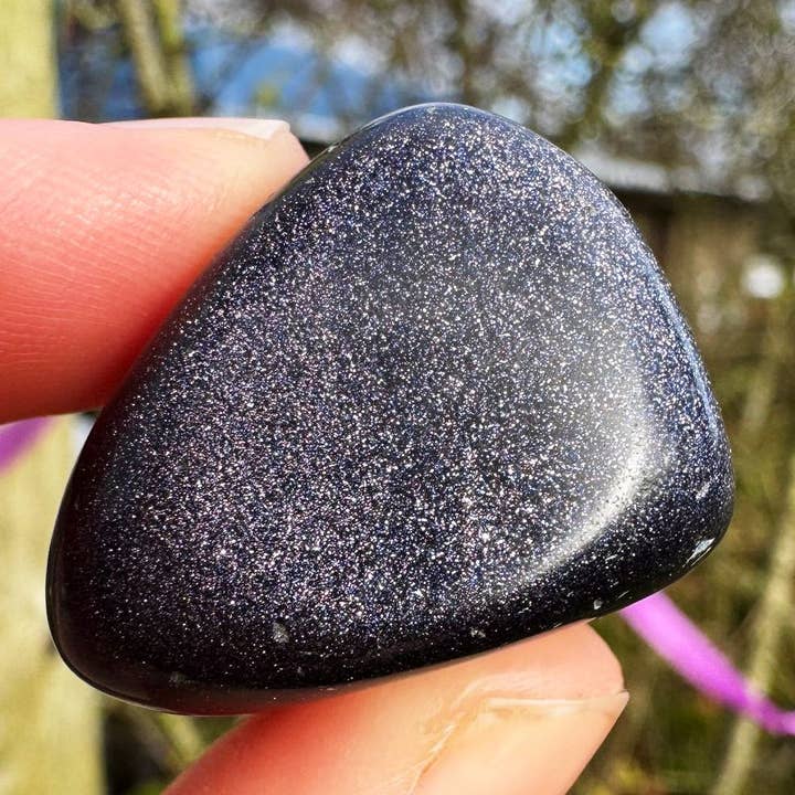 Elf Kendal Hippies - Wholesale Spiritual Stone/Crystal - Goldstone tumble 15-25mm blue sparkly wishing stone elf UK5