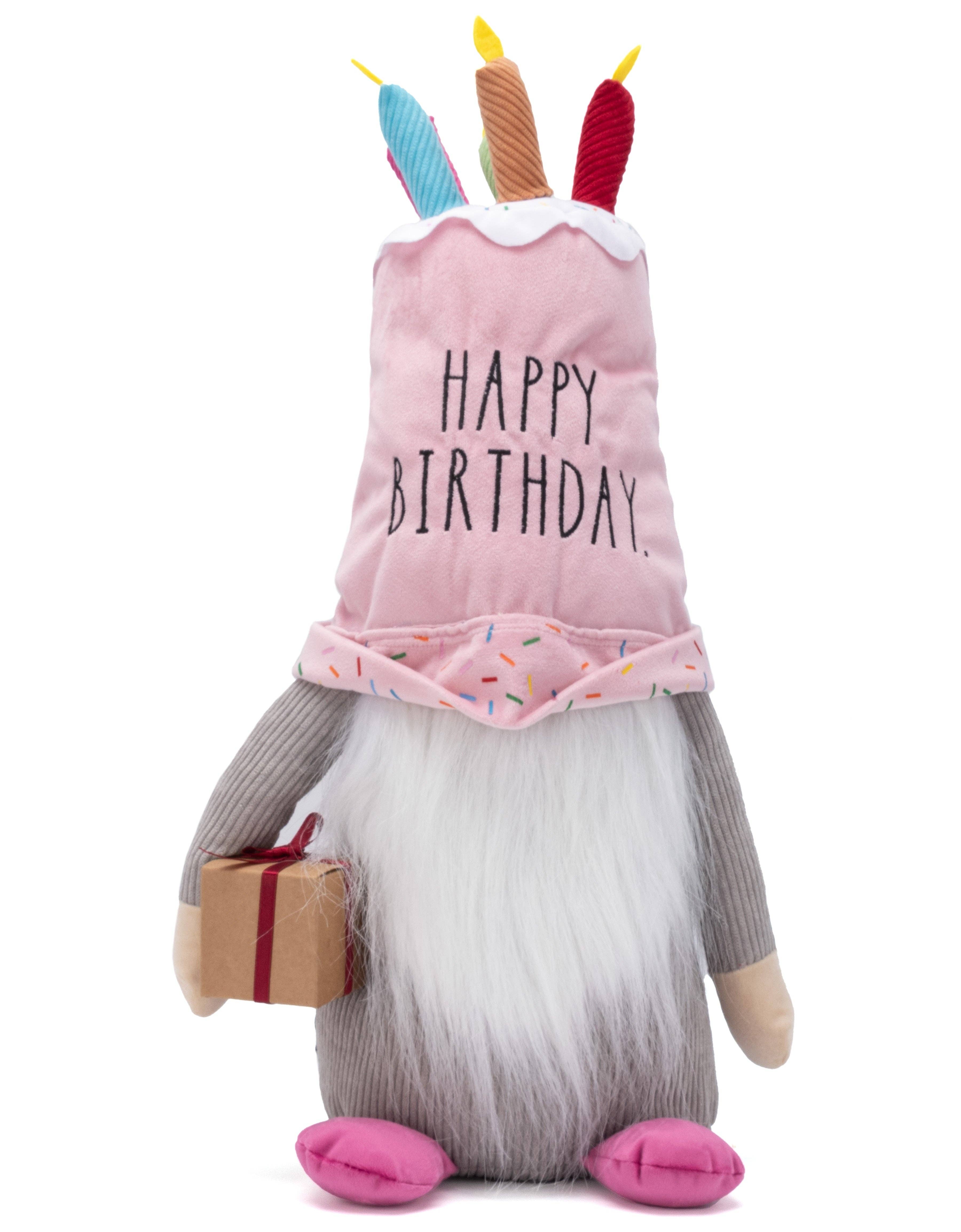 DesignStyles Home - Vendita all'ingrosso Decorazioni da tavolo - Peluche decorativo Rae Dunn «Happy Birthday» a forma di gnomo con torta0