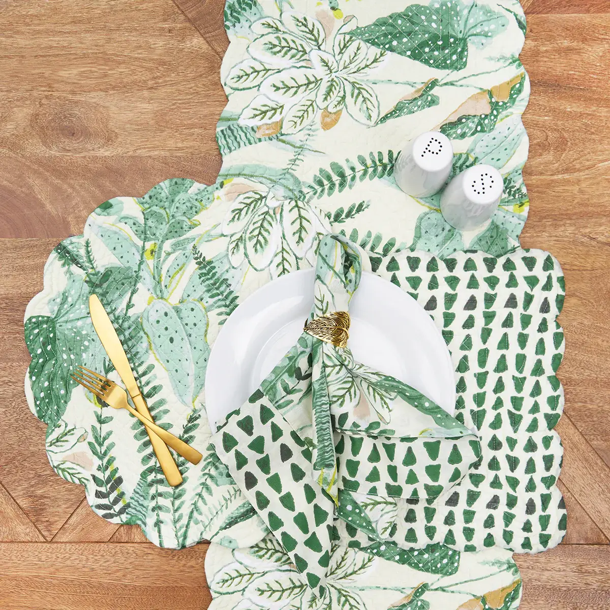 C&F Home - Wholesale Dinner & Cloth Napkin - Parson Tropical Leaves Napkin2