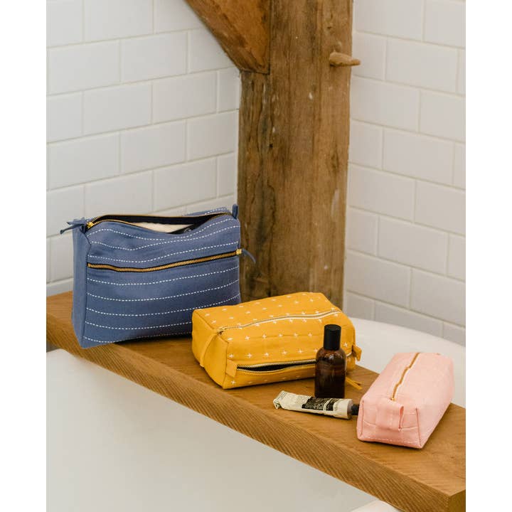 Anchal - Vente Trousse de toilette – femme - Trousse de toilette moyenne en point de croix1