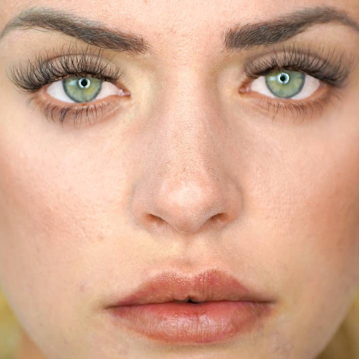 GladGirl - Wholesale False/Fake Eyelashes - Flare Lash Delicates 20D