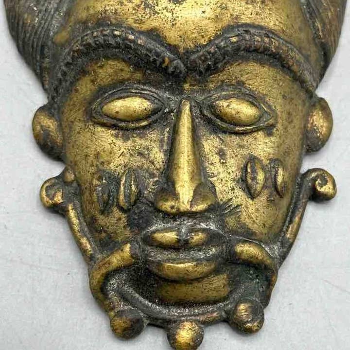 The Niger Bend - Wholesale Halskettinghanger - Grote uitzonderlijke Afrikaanse koperen maskerhanger van Baule - Ivoorkust