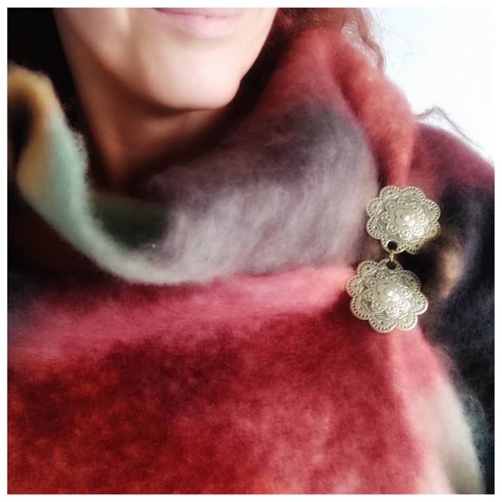 Cristina SJ creative shop - Wholesale Brooch - Golden closure of layers and shawl, arabic drawing, jacket closure