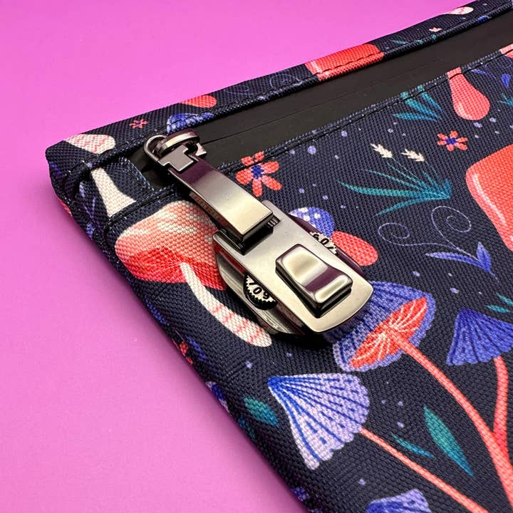 High Dreams - Wholesale Pouch - Women's - Smell Proof Bag with Lock Mushrooms