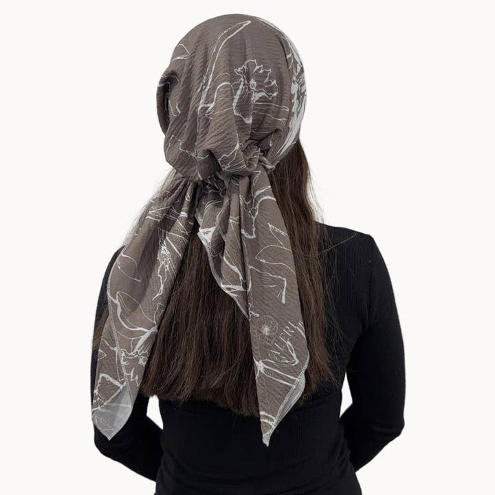 Cocoa Daffodil fyrkantig scarf för wholesale av VALERI