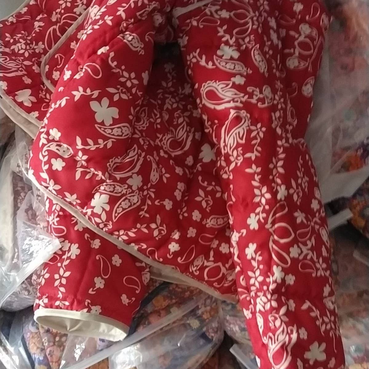 ACCITY - Wholesale Puffer Jacket - Women's - COLOUR-BLOCK FLORAL PRINT QUILTED JACKETS_CWOJA155010