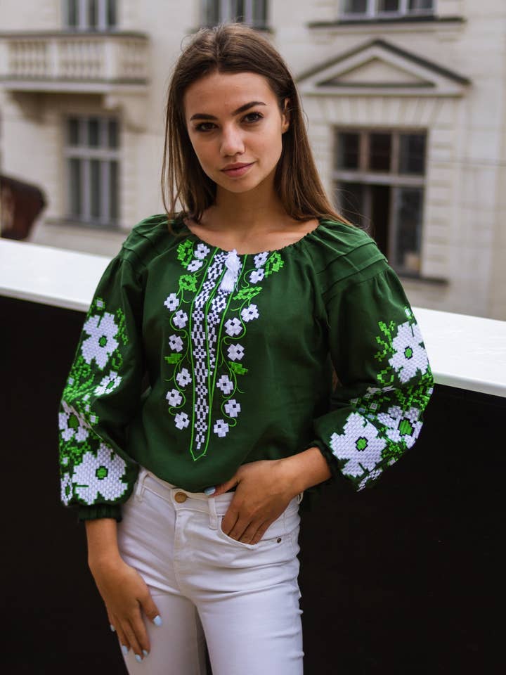 Blusa bordada verde escuro Spring Dreams por atacado de Galychanka