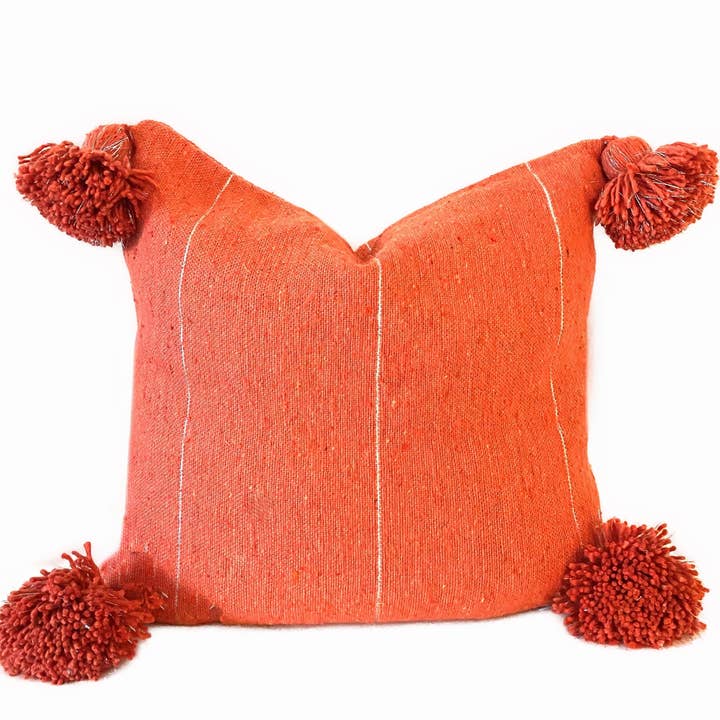 Housse de coussin corail pour la vente par Nativa Collective