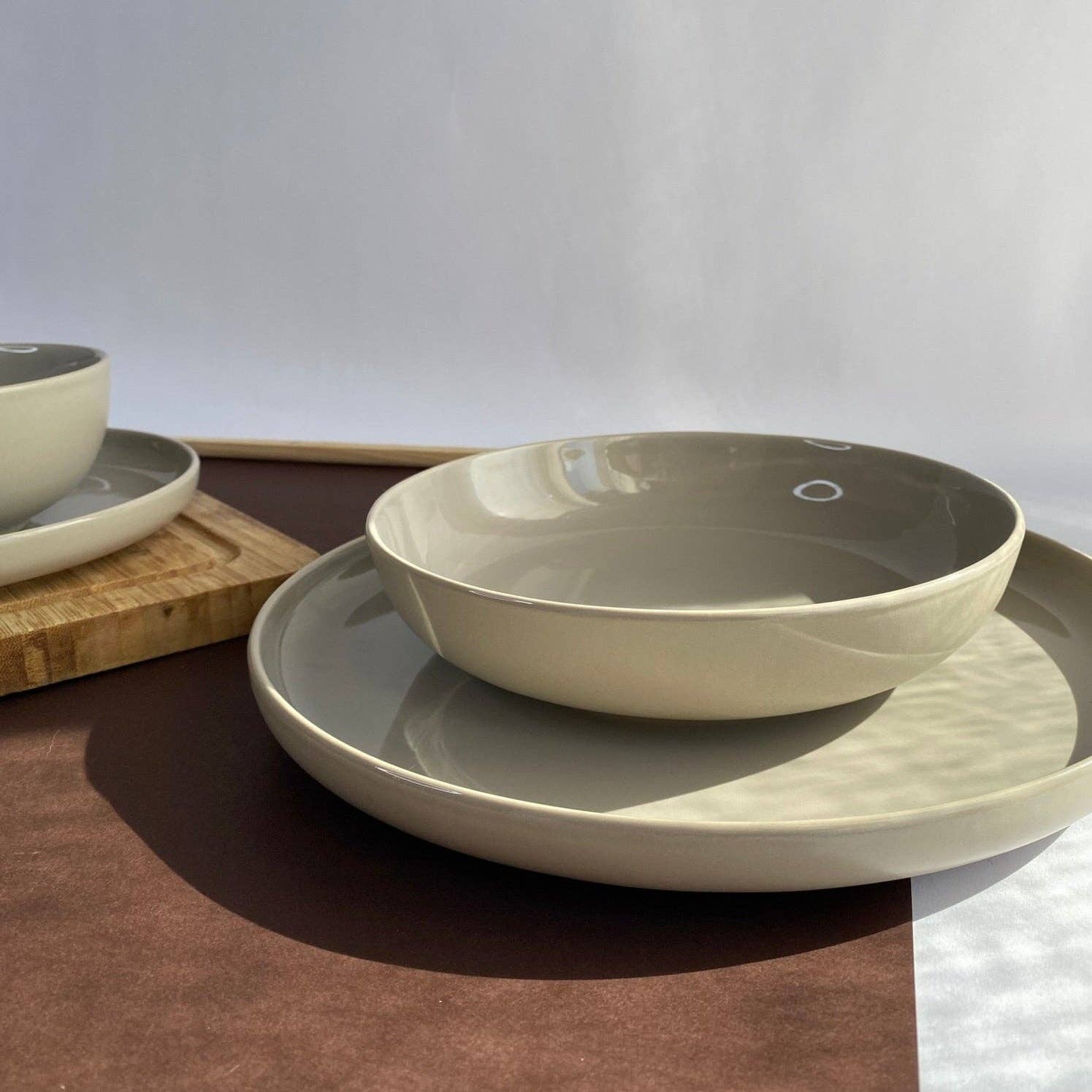 TERREA HOME - Venta al por mayor Conjuntos de vajilla - Juego de vajilla Elements Silver Sand de 18 piezas1