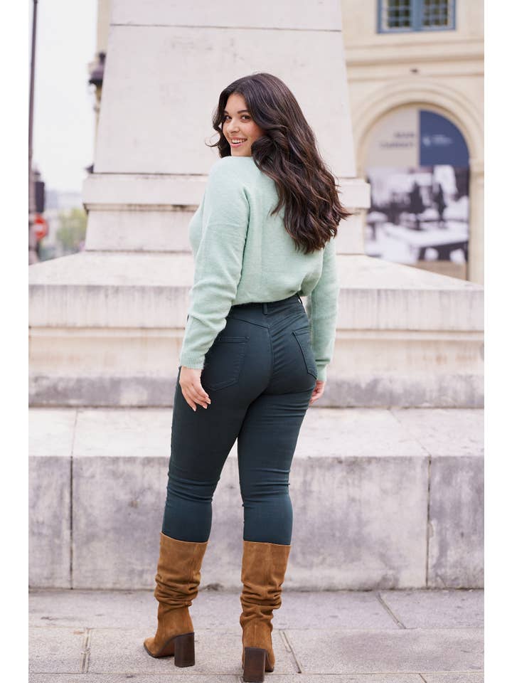 Oraije Paris - Wholesale Jeans - Women's - Chloe Jeans (Curvy)18