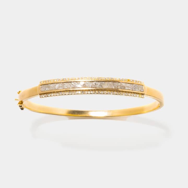 Hapur bracelet jonc en vermeil d'or pavé de diamants pour la vente par Shana Gulati Jewelry