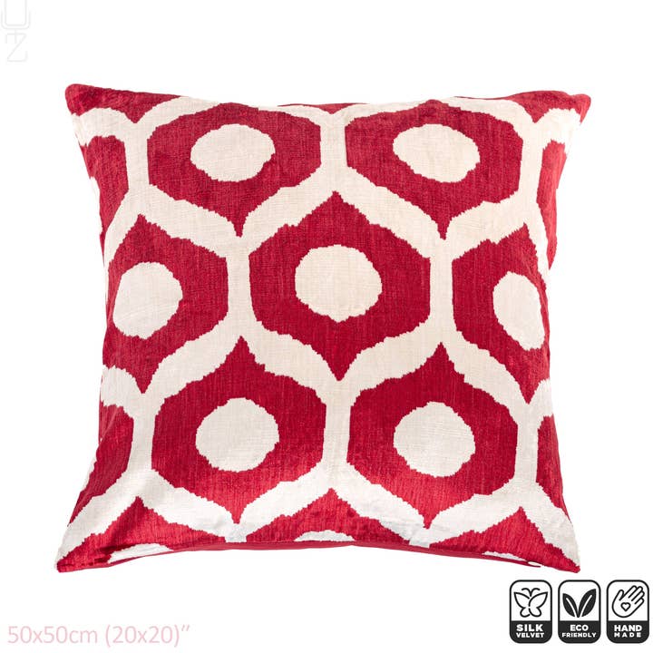 Röd dropprutmönstrad kuddfodral i siden-ikat sammet för wholesale av OyzShop