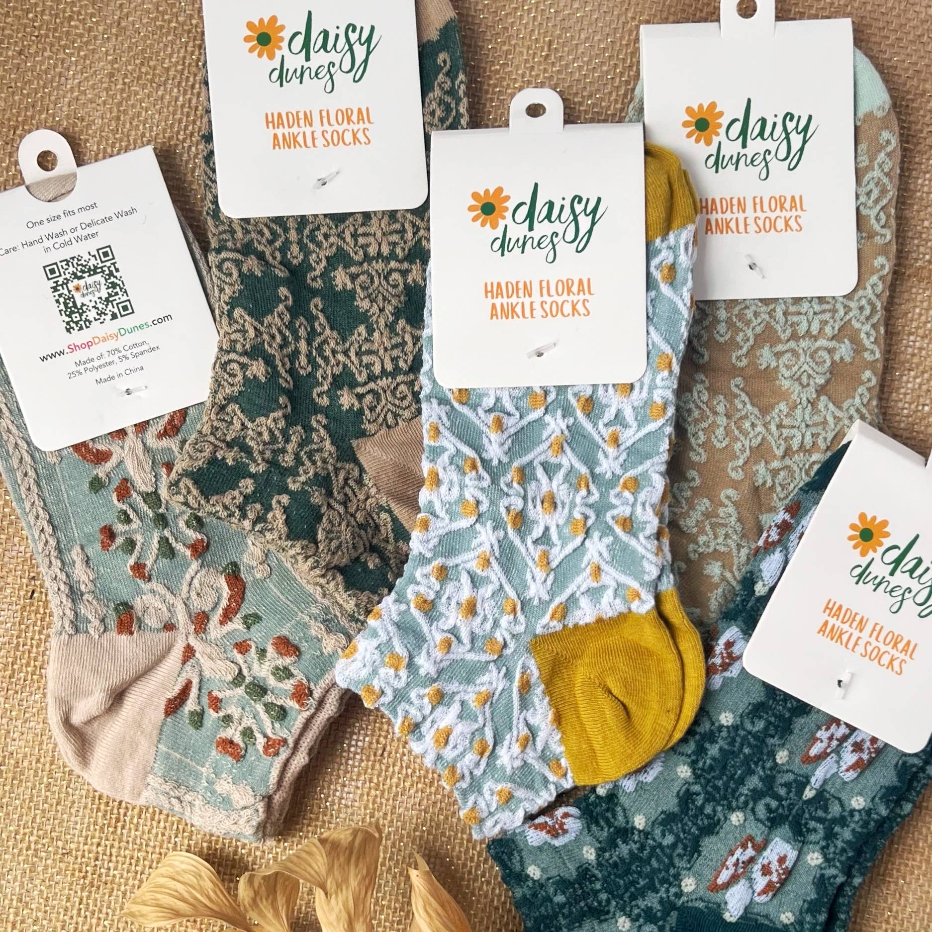 Daisy Dunes - Wholesale Socks - Women's - Haden Floral Ankle Socks6