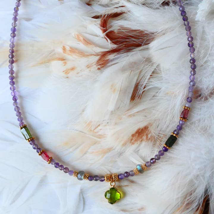 Collana Mangala - Trifoglio di Peridoto e Tormaline per la vendita all'ingrosso da parte di GINANDGER