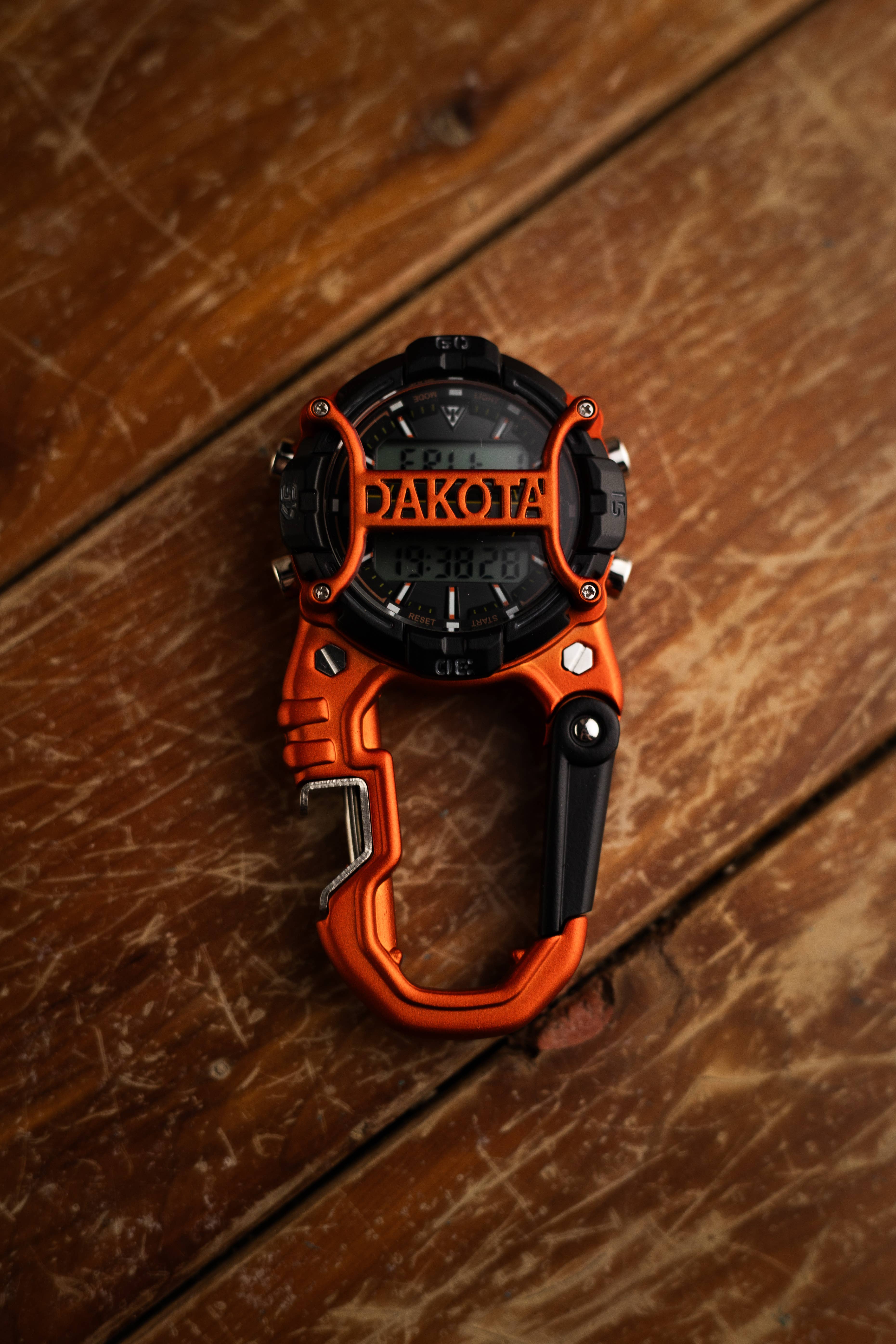 Dakota (Dakota Watch Company) - Vendita all'ingrosso Orologio da tasca - Unisex - Dakota Digital Cage Clip – Orologio da tasca da uomo, Arancione2
