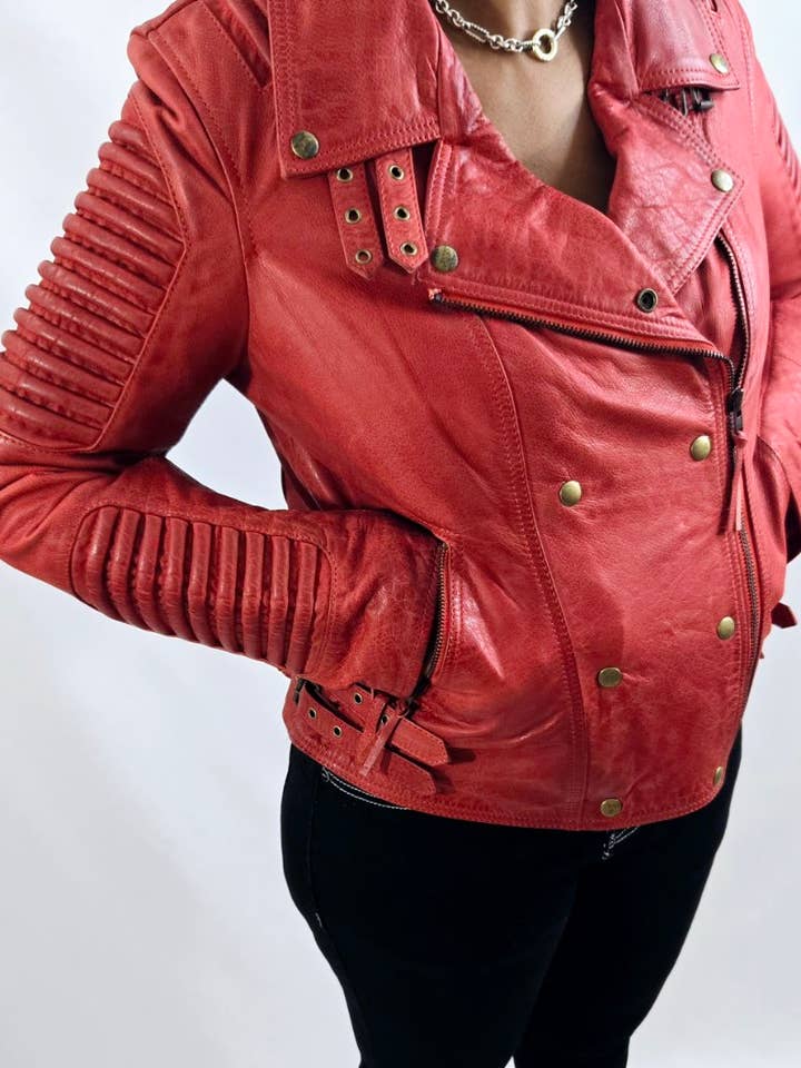 Giacca da moto in pelle da donna per la vendita all'ingrosso da parte di Dreamerz Shoes and Coats