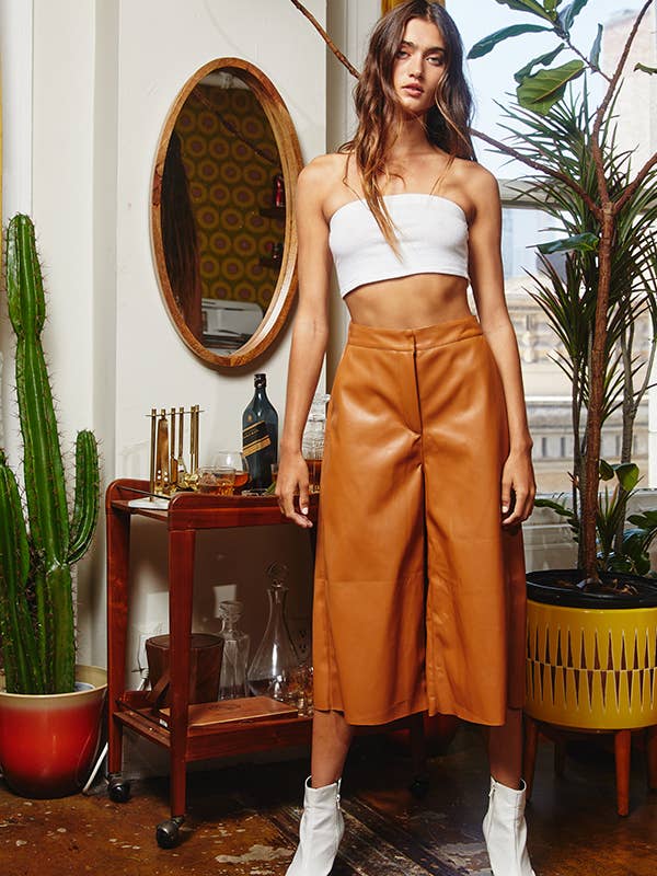 BUCKETLIST - Wholesale Shorts – Women’s - IP5135 Vegan Leather Bermuda Short10