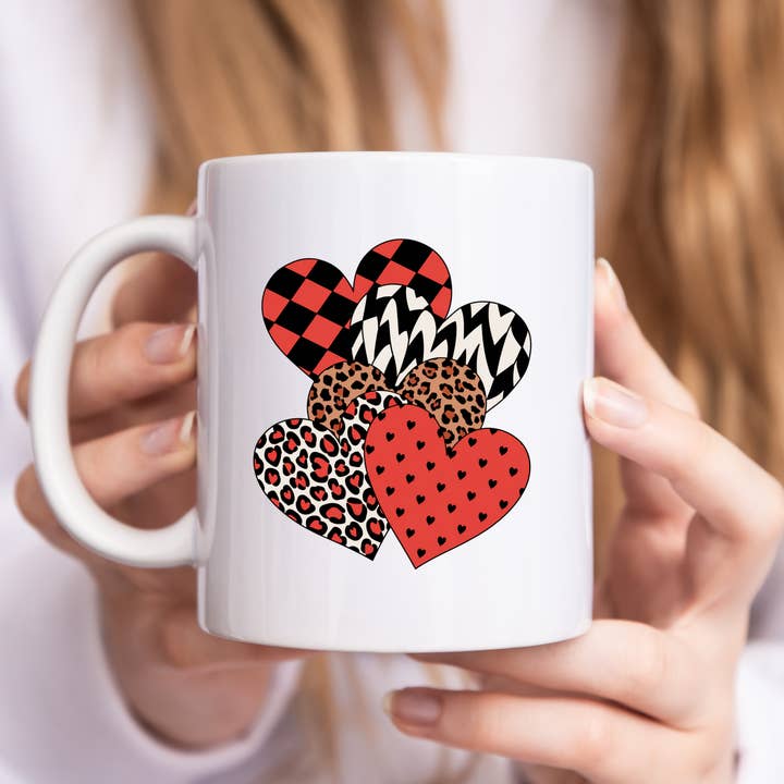 Mug de la Saint-Valentin Cœurs pour la vente par Hello Gorgeous Mugs