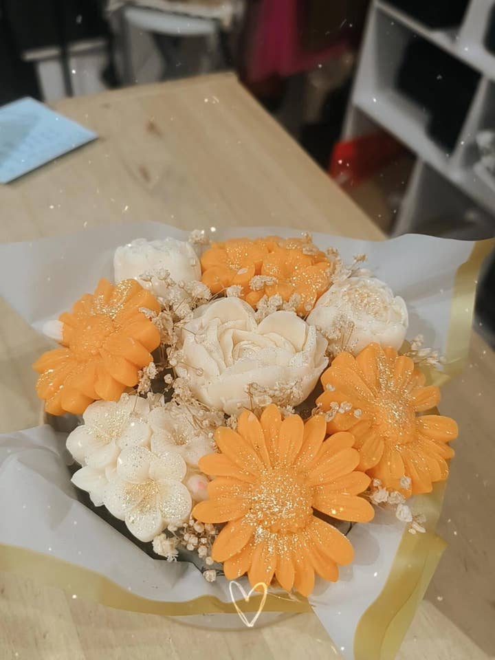 Bouquet of scented fondant for wholesale by Les Bougies De Cindy