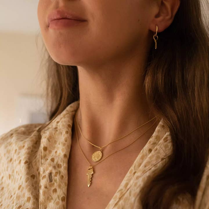 Chunky 18K Gold Lucky Penny Coin Medallion Necklace for wholesale on Faire1