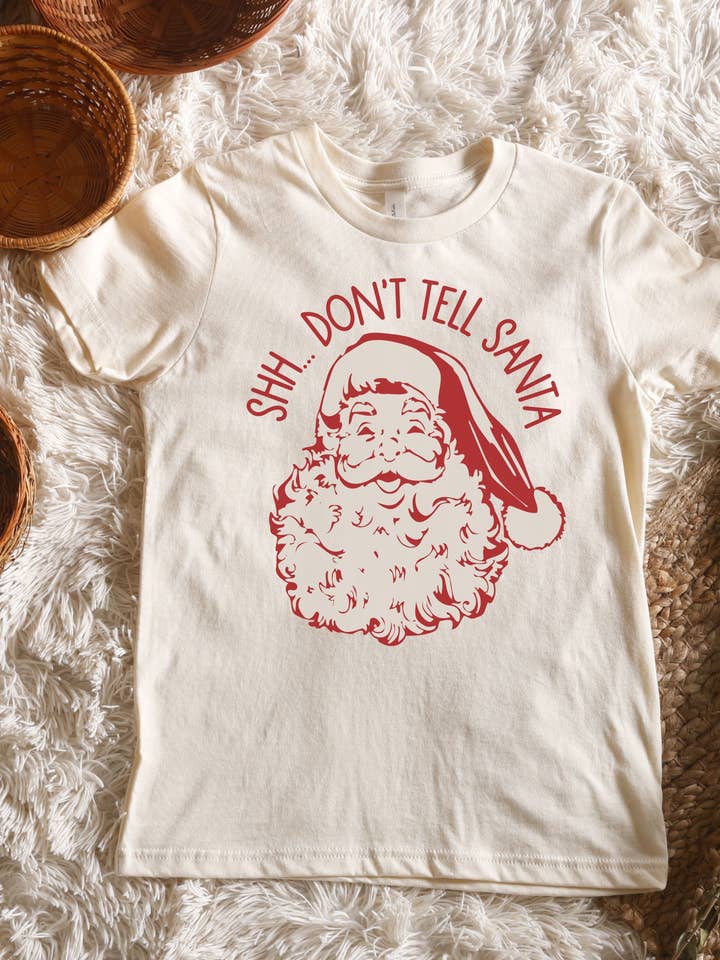 Chemise de Noël pour tout-petit, t-shirt de Noël Don't Tell Santa pour enfants pour la vente par Ginger And Thread