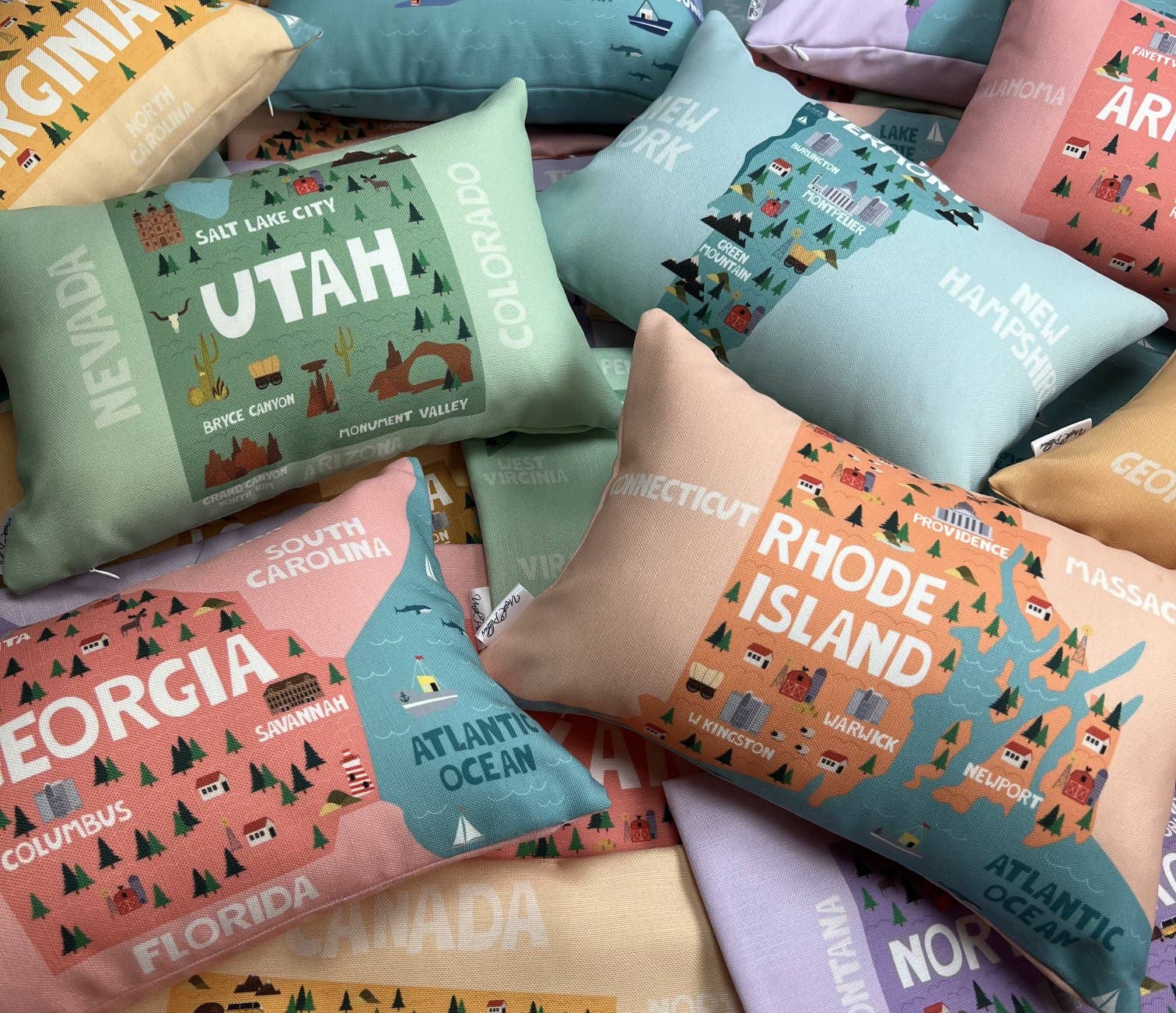 UniikPillows - Wholesale Throw/Decorative Pillow - US States | Down Alternative | States in USA | State Throw Pillows | Home Décor | Decorative Pillow | State Pillows | Custom State Pillow1