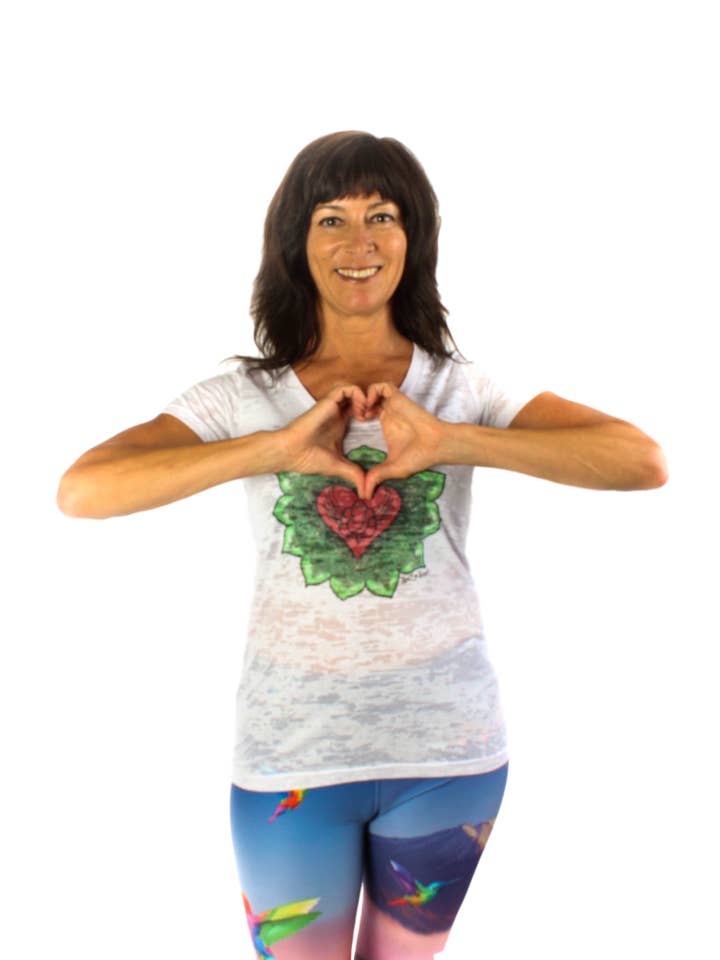 Third Eye Threads - Vente T-shirt sérigraphié – femme - Chakra du cœur sur le devant avec dos plein Chakra sur le col bateau Burnout Crew4