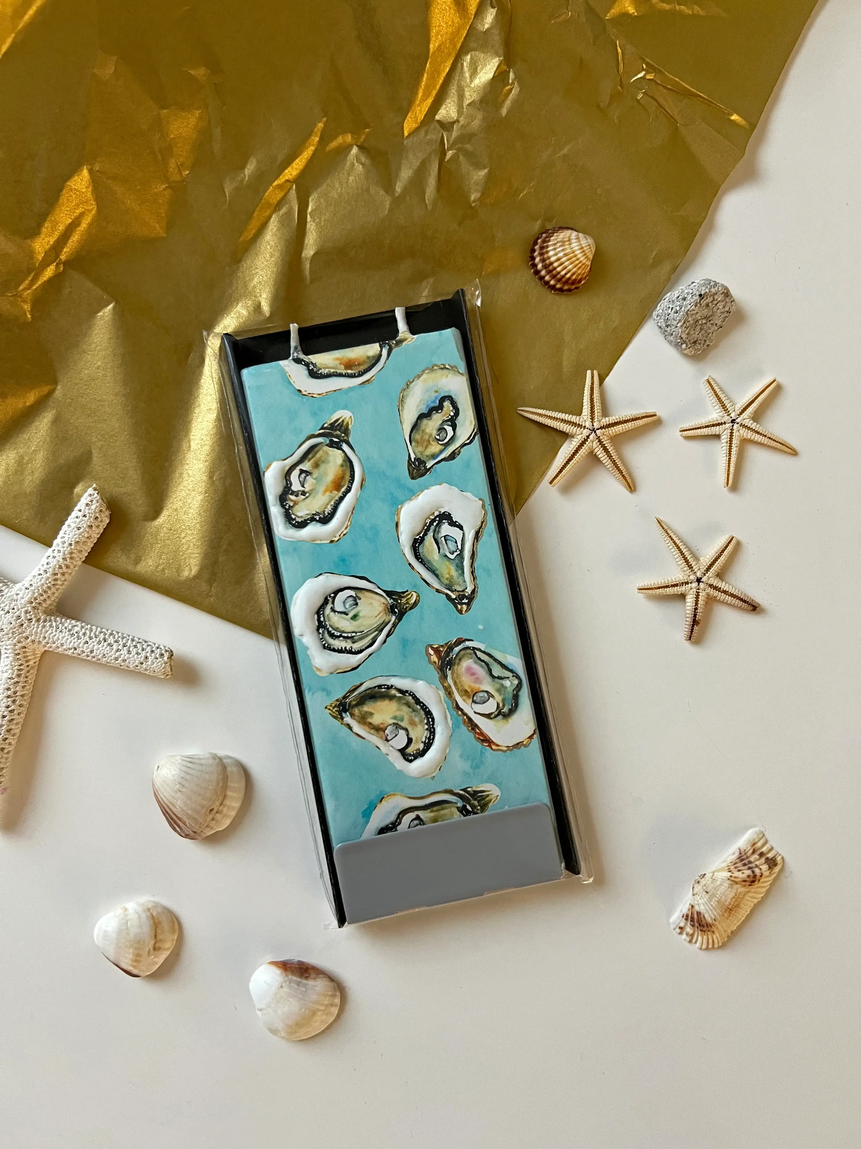 Flatyz EU - Wholesale Novelty Candle - Flat Hand-crafted Candle - Oysters on Light Blue1