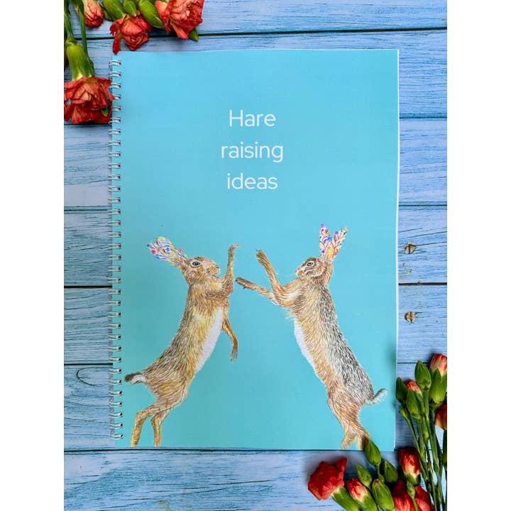 Libreta ecológica divertida de liebres A4 fabricada en el Reino Unido para venta al por mayor de Jen Winnett Eco Artist