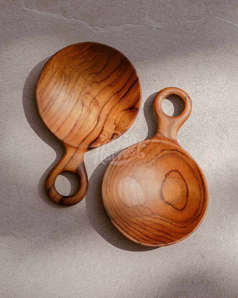 Bali Harvest – Engroshandel Køkkenske – Teaktræsske med hul til håndtag – ske til sukker, salt og krydderier1