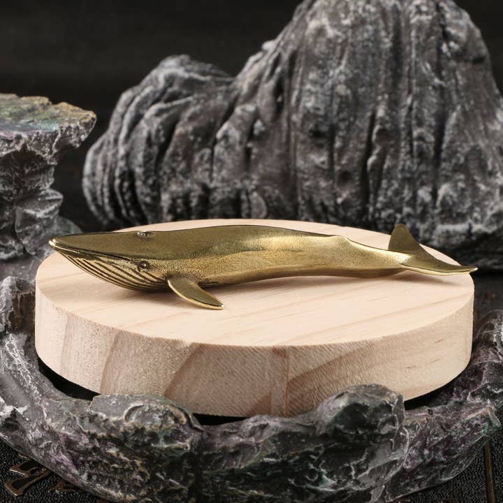 Ornement en laiton Baleine bleue Vie marine pour la vente par Gemcohub