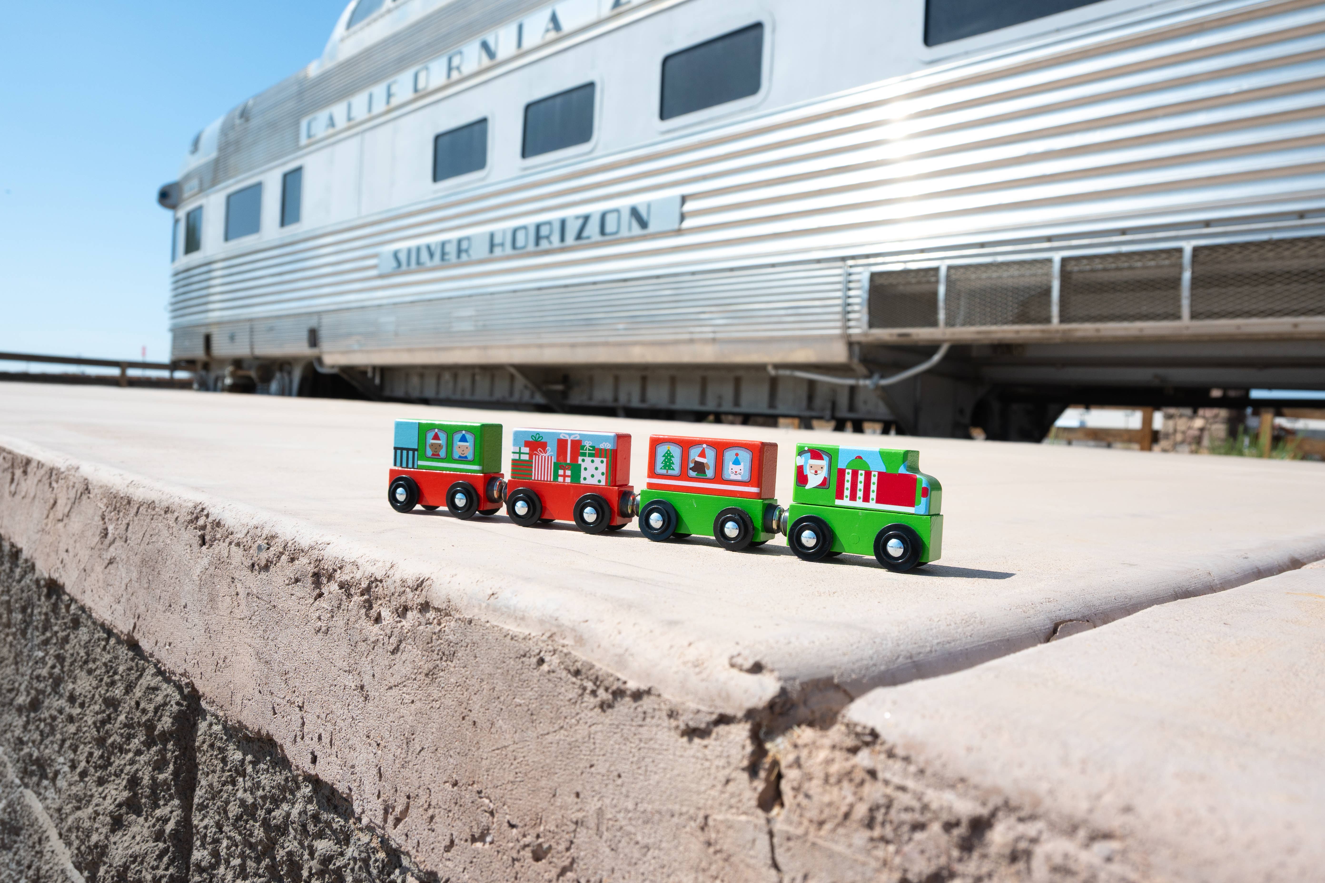 Jack Rabbit Creations - Wholesale Toy Car/Truck - Kids - Magnetic Christmas Train Mighty Minis set/43