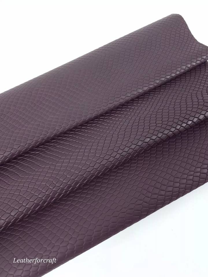 Delicioso Matte Garda Cuero Suave Redondo Grabado para venta al por mayor de Leatherforcraft