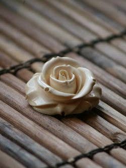 Oval Rose Brooch for wholesale by Ivory Jacks