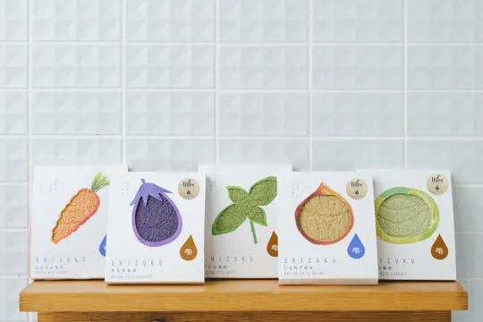 kålgrön thies 1856 ® x Fukuroya Shizuku Handduk Fickhandduk naturligt färgad kålgrön för wholesale på Faire8