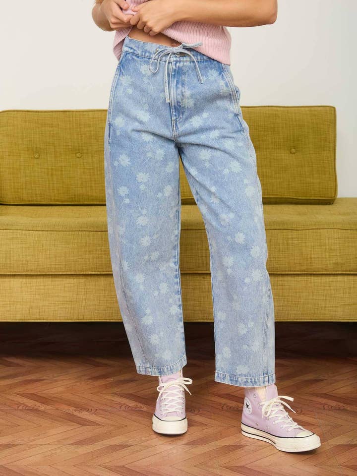 DANDELION WASHED DENIM DRAWSTRING DETAIL JEANS for wholesale by J.O.A