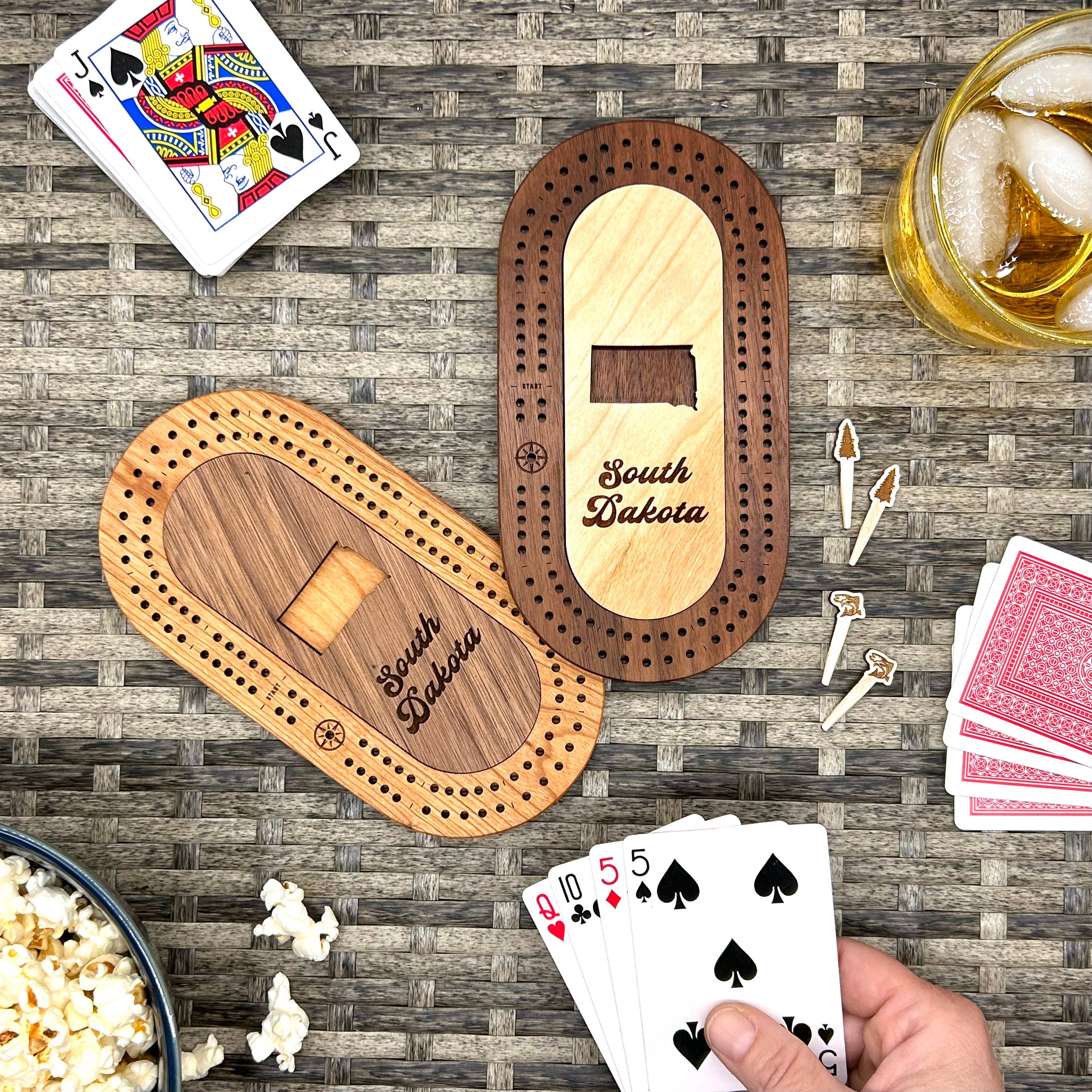 Cast & Carve - Venta al por mayor Juegos de mesa - Juego de minitablas de viaje de EE. UU., con pinzas personalizadas37