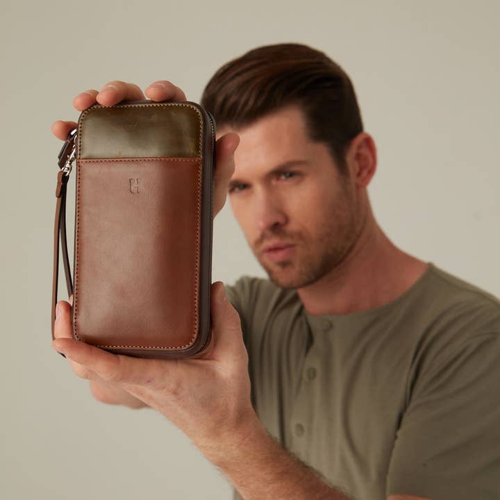 HELMBROOK London - Wholesale Crossbody Bag - Men's - Carlyle Handcrafted Leather Handbag7