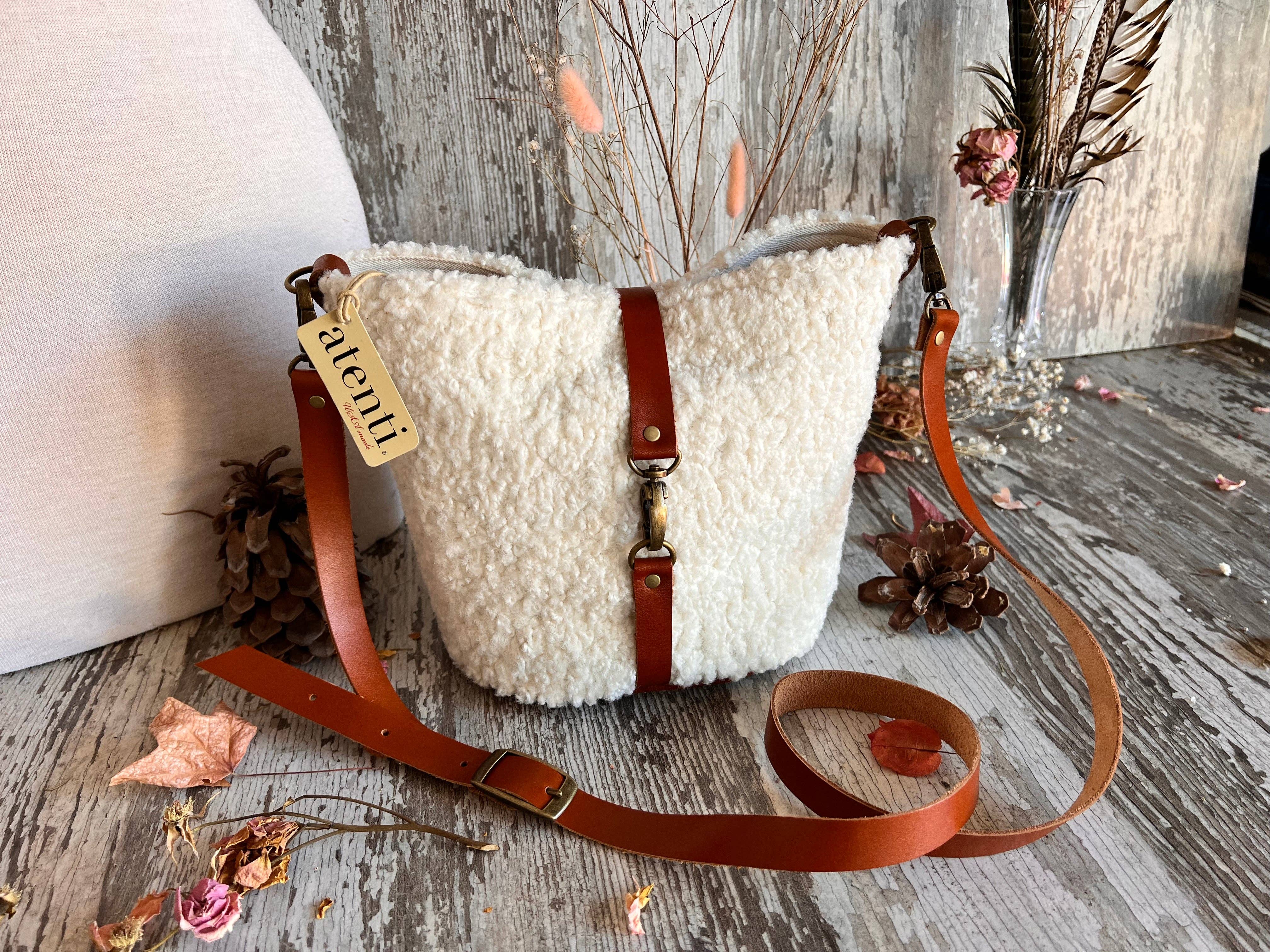 Atenti – wholesale Axelväska - Dam – Sherpa Halle Bucket Bag6