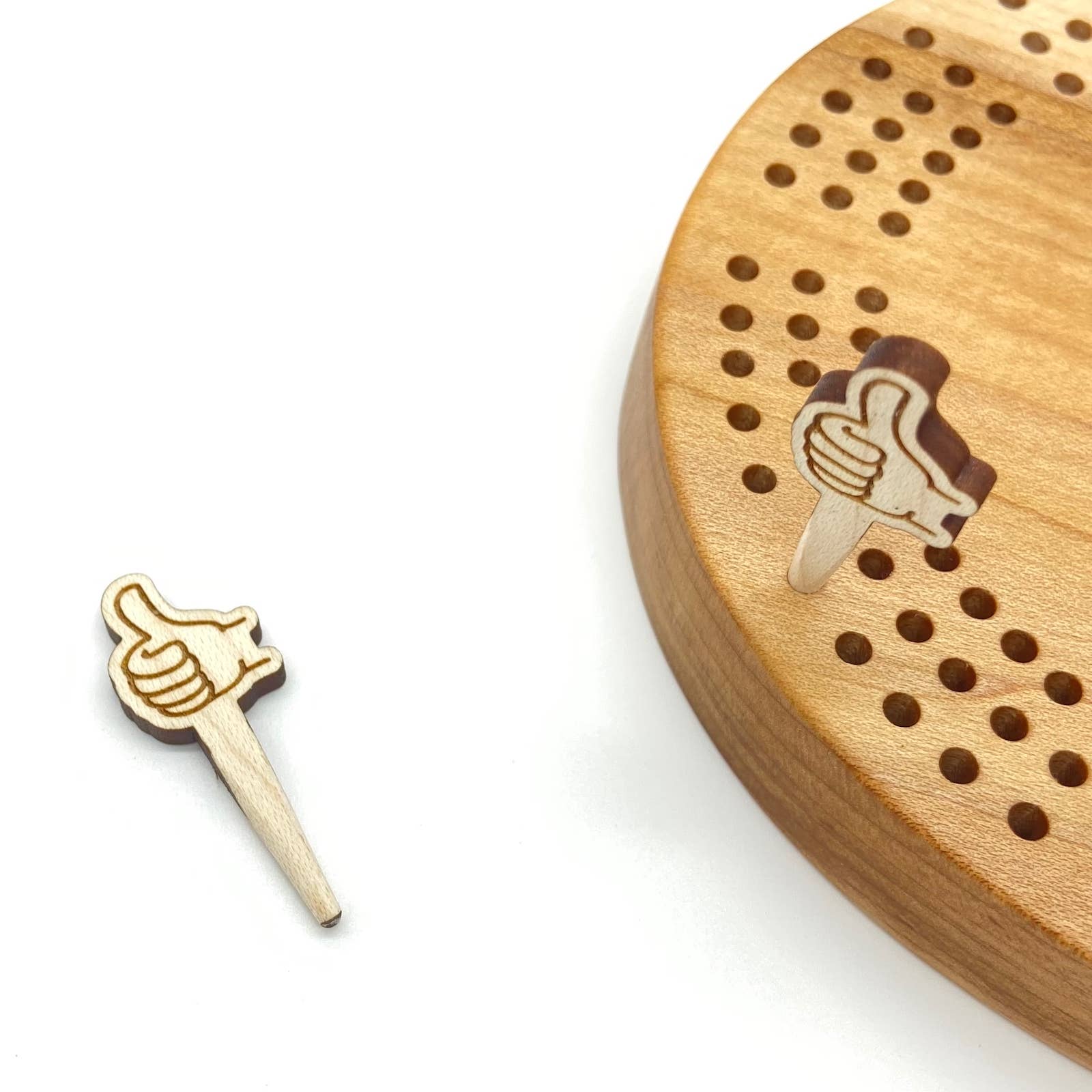 Cast & Carve - Venta al por mayor Juegos de mesa - Pinzas para cribbage, diseño de vida silvestre y cualquier diseño personalizado86