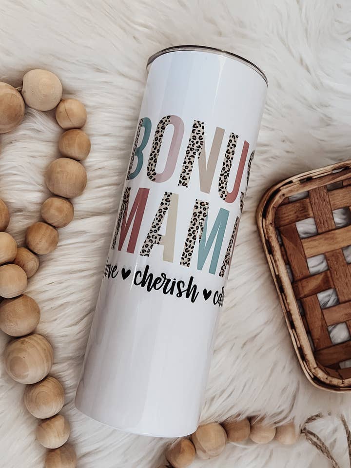 Gobelet mince Leopard Bonus Mama 20 oz pour la vente par Emma K Designs