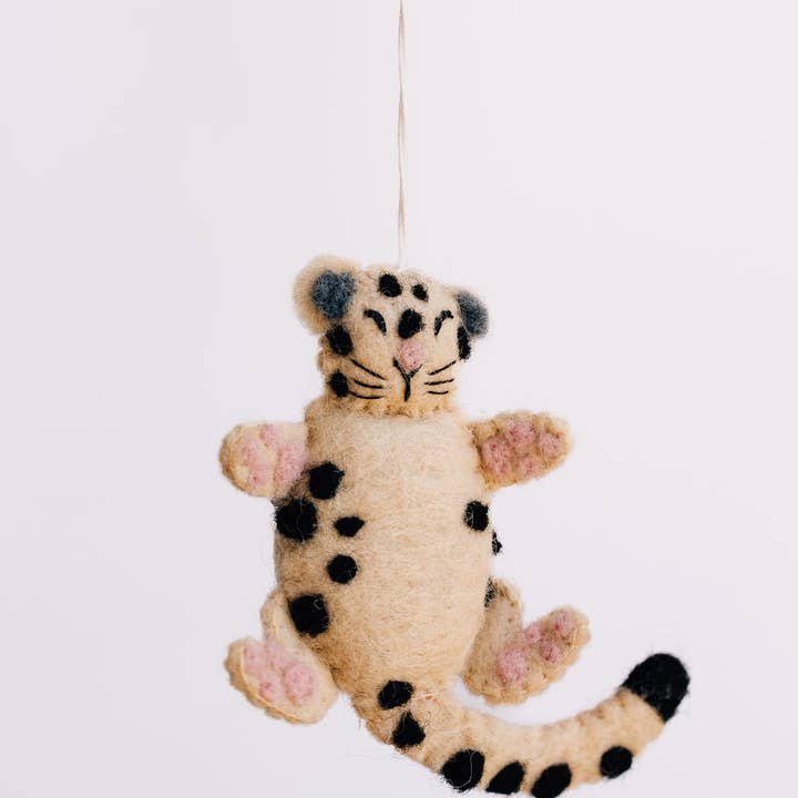 Nivas – wholesale Prydnad – Jul snöleopard filtprydnad1