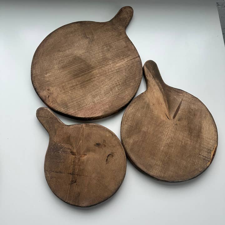 Heartland Designs - Wholesale Decorative Tabletop Object - Round board with handle