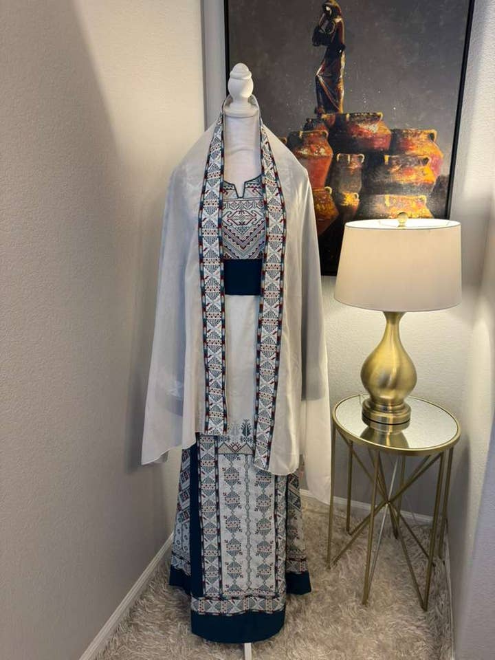 Set Thobe Hadeel per la vendita all'ingrosso da parte di Bonita Style