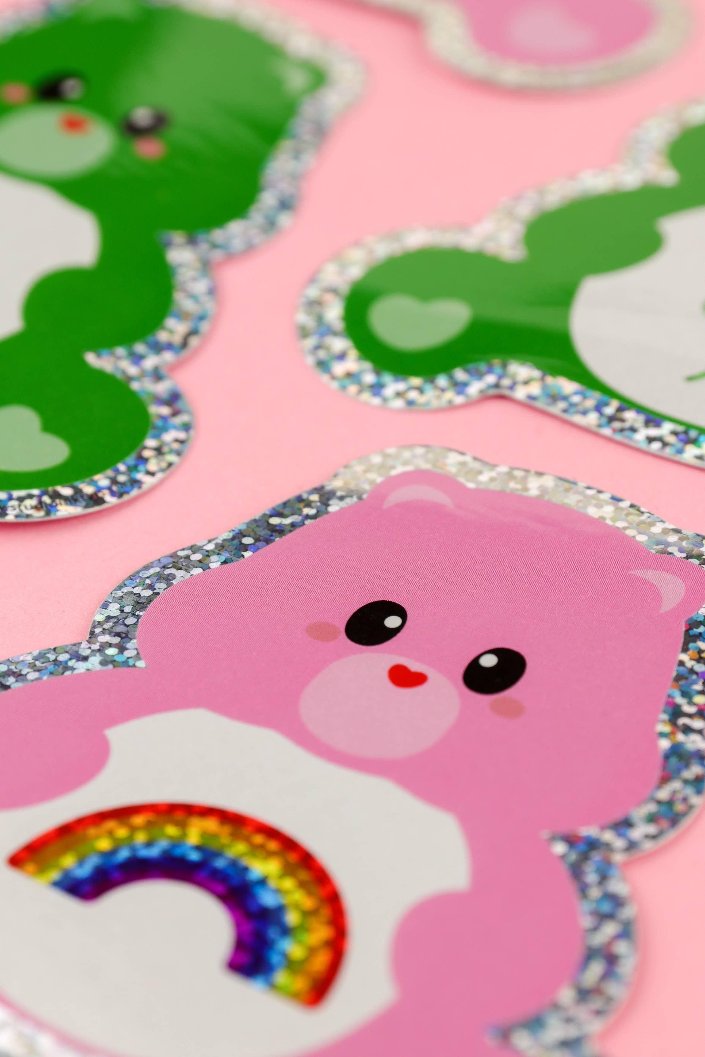 Studio Inktvis - Vente Autocollant - Autocollant à paillettes Care bear Sending arc-en-ciel2