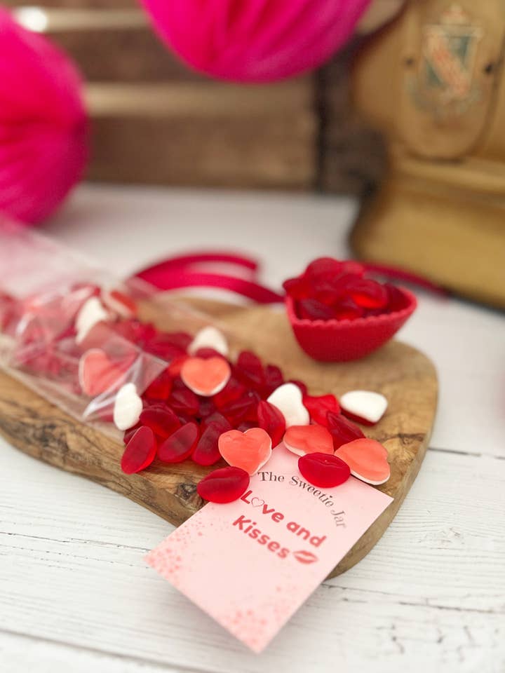 Love & Kisses – Valentine’s Sweets for wholesale by The Sweetie Jar